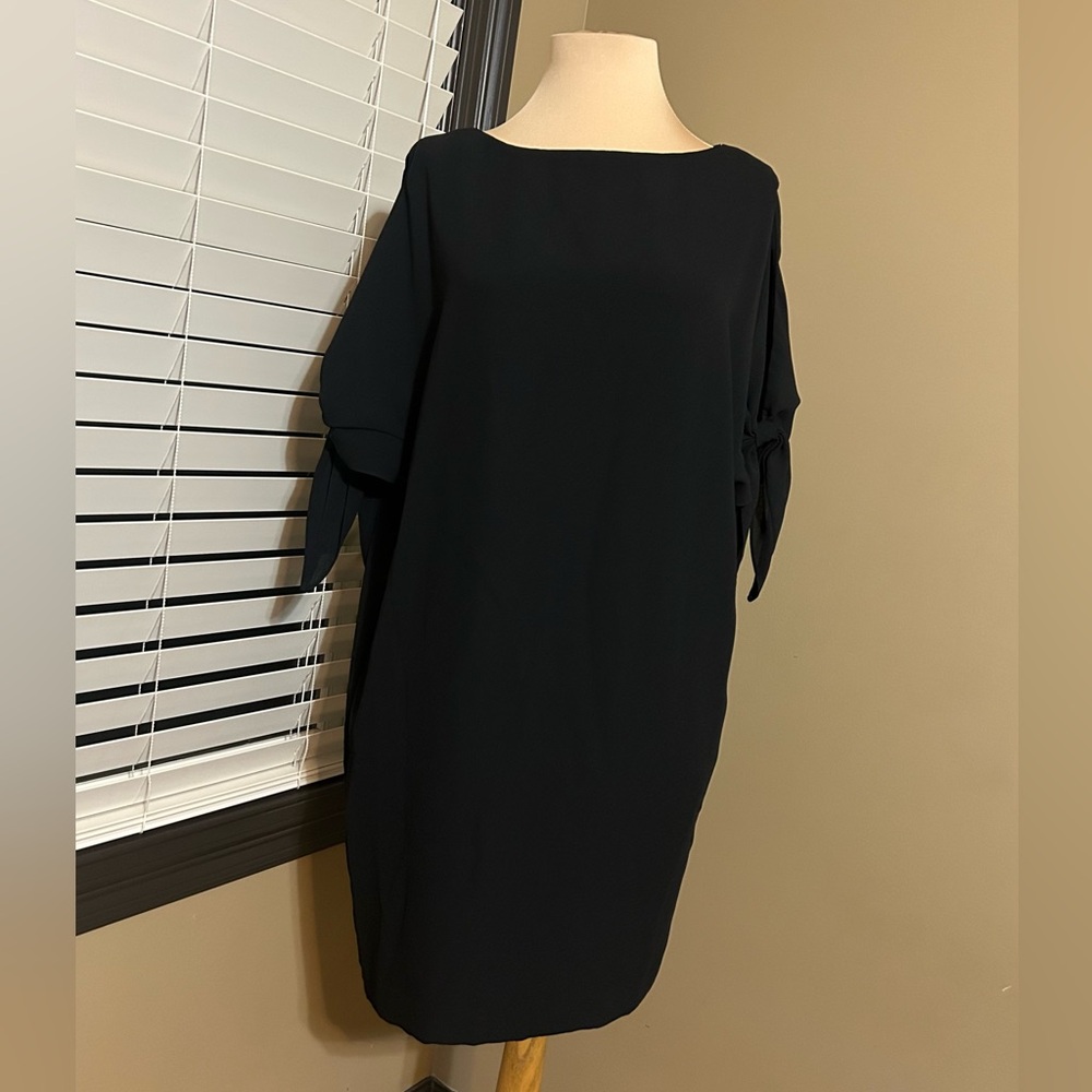 Vince Camuto Elegant Black Bow Sleeve Dress - Picture 2 of 4
